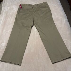 Dockers Khaki Men's Pants W40 L30- New with Tags